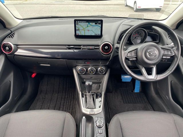 MAZDA2