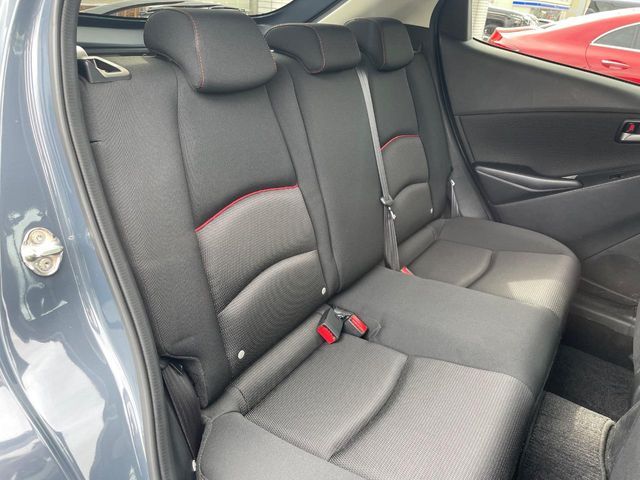 MAZDA2