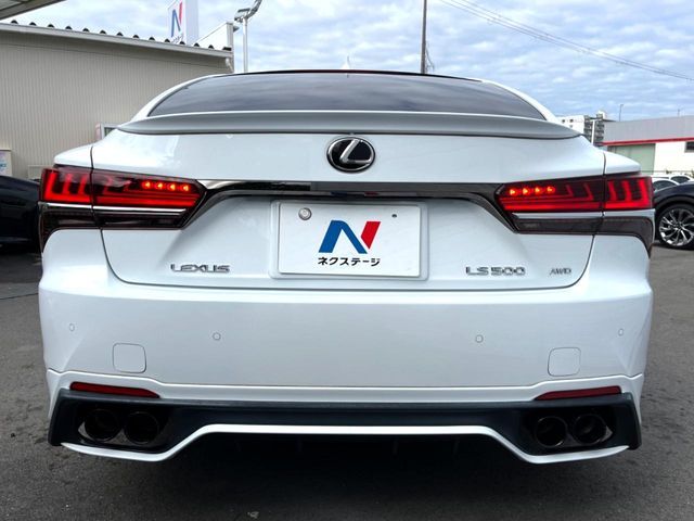 LEXUS LS500 4WD