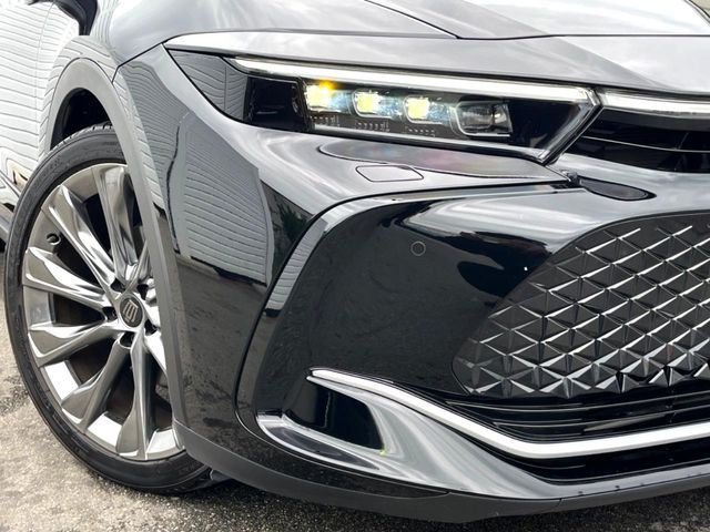 CROWN CROSSOVER