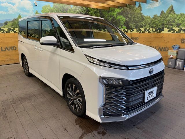 VOXY HYBRID