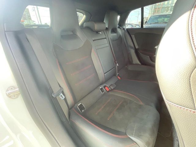 MERCEDES BENZ CLA Shooting Brake