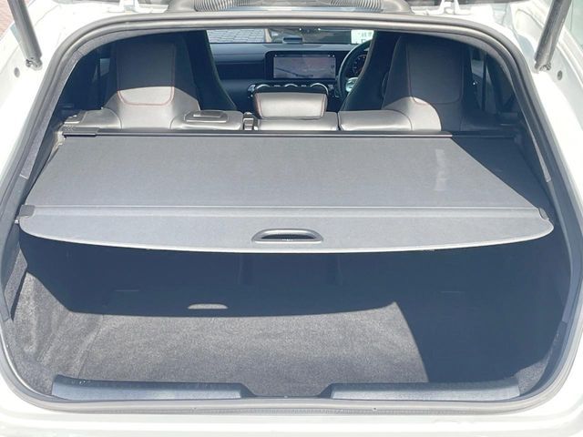 MERCEDES BENZ CLA Shooting Brake