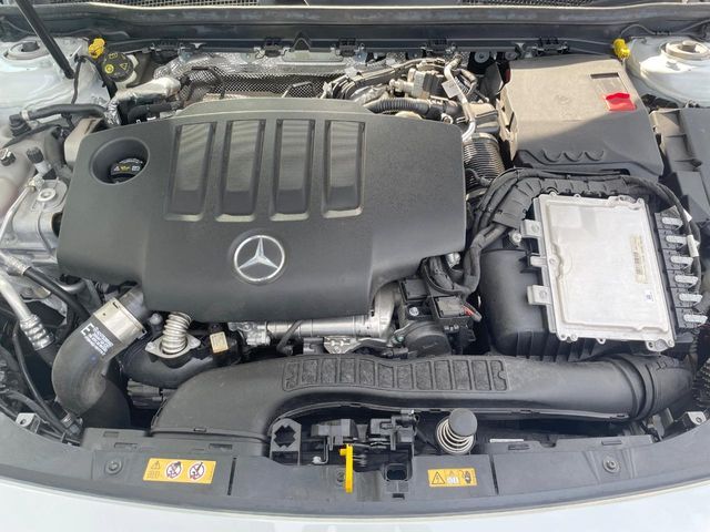 MERCEDES BENZ CLA Shooting Brake