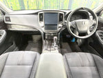 CROWN sedan hybrid