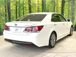 CROWN sedan hybrid