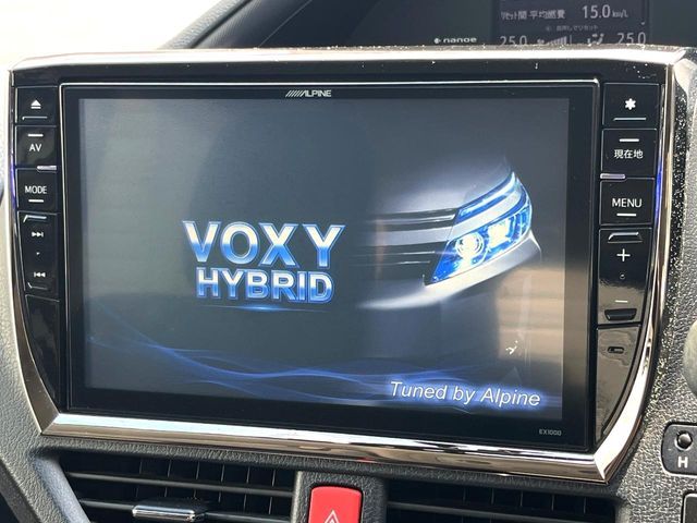 VOXY HYBRID