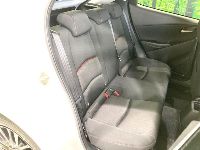 MAZDA2