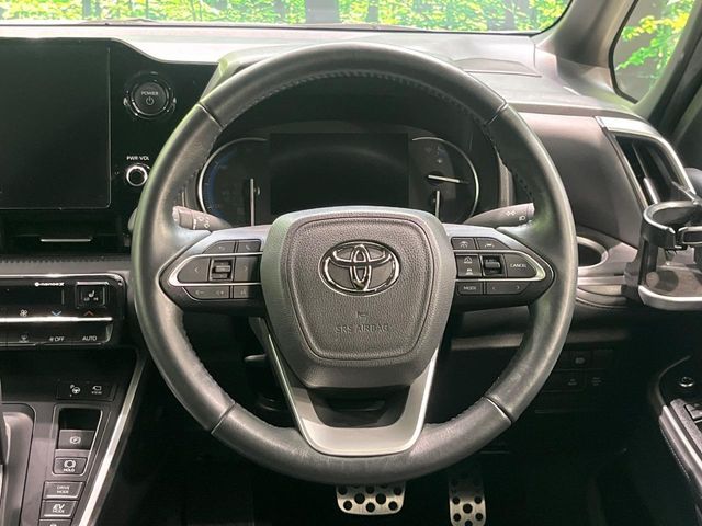 VOXY HYBRID