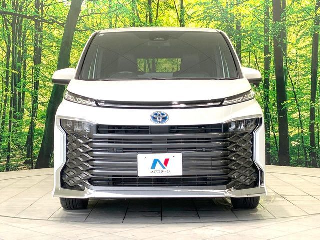 VOXY HYBRID