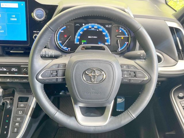VOXY HYBRID