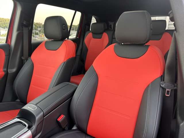 MERCEDES BENZ GLB