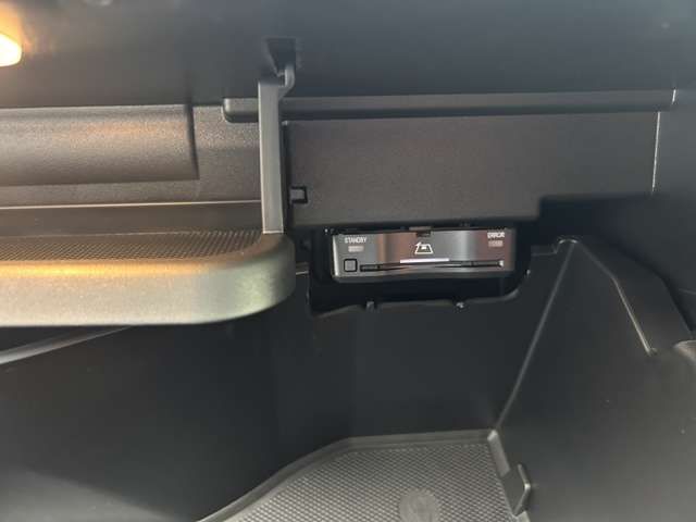 MERCEDES BENZ GLB