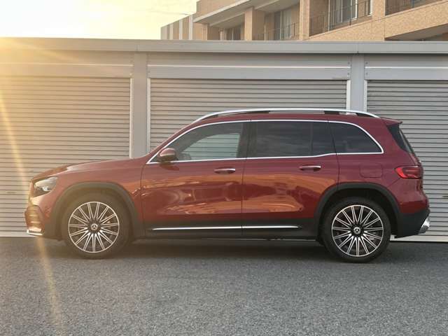 MERCEDES BENZ GLB