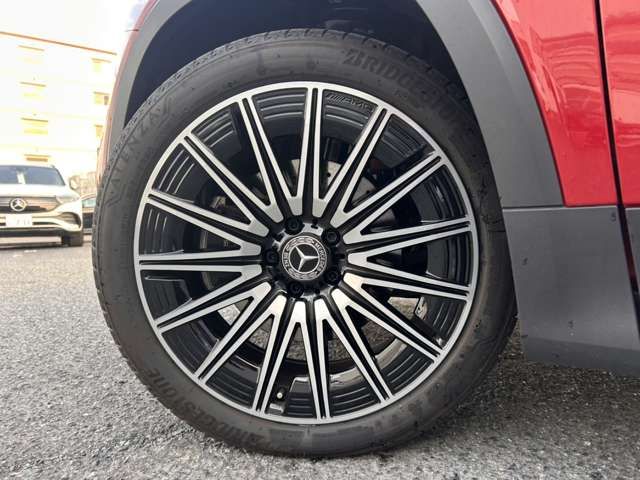 MERCEDES BENZ GLB