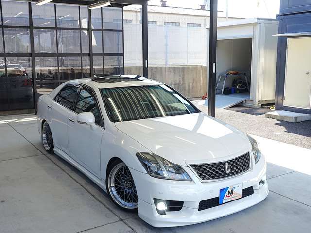 CROWN sedan