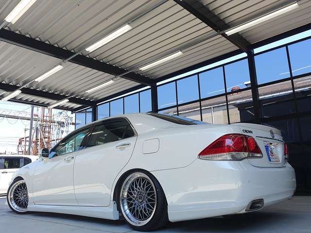 CROWN sedan