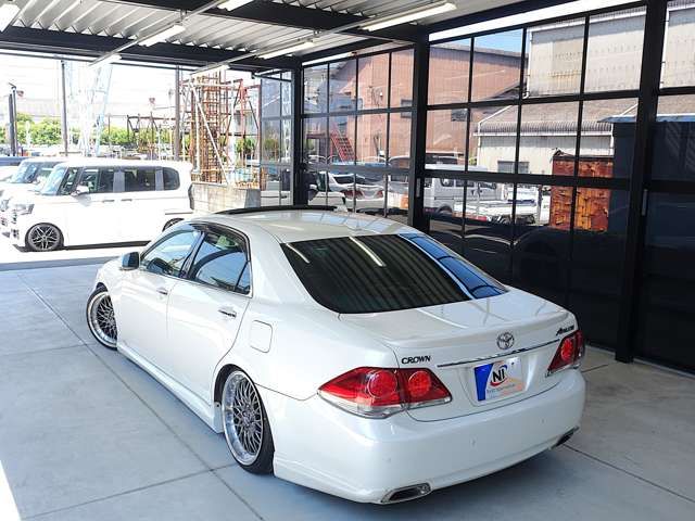 CROWN sedan