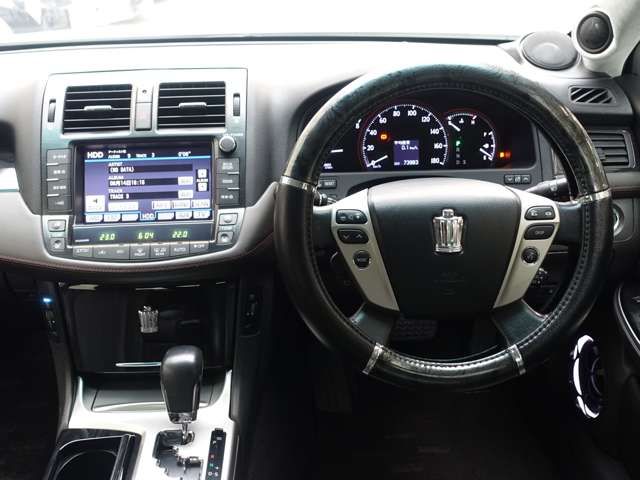 CROWN sedan