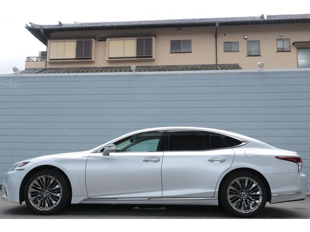 LEXUS LS500