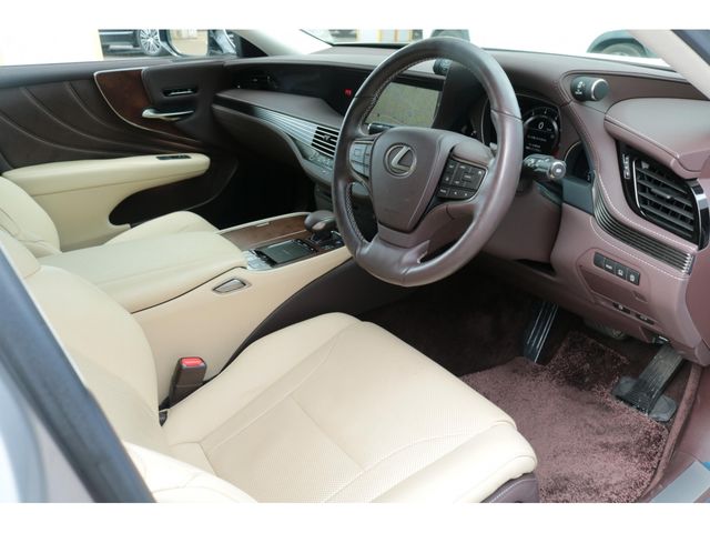 LEXUS LS500