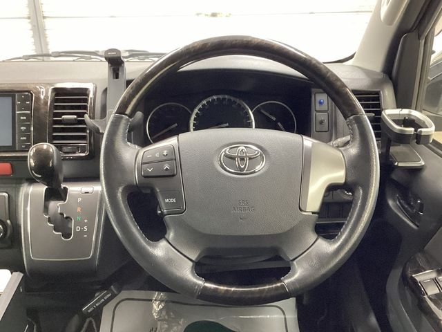 HIACE van 2WD