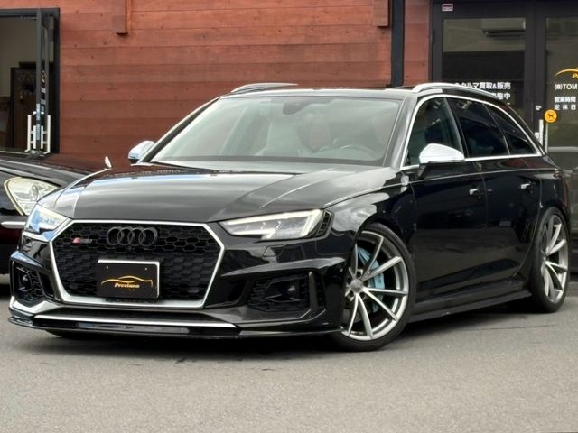 AUDI RS4 AVANT