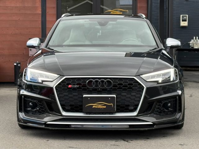 AUDI RS4 AVANT