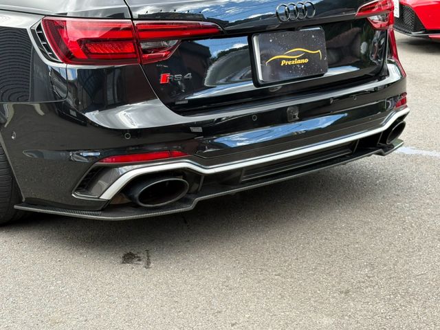 AUDI RS4 AVANT