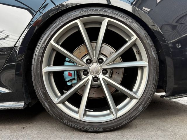 AUDI RS4 AVANT