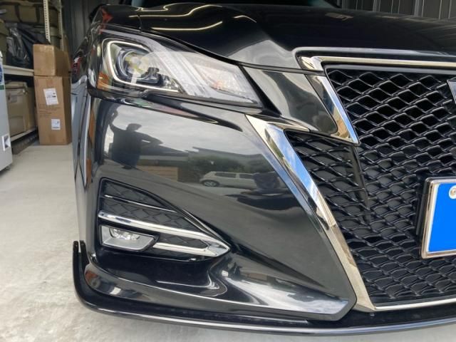 CROWN sedan