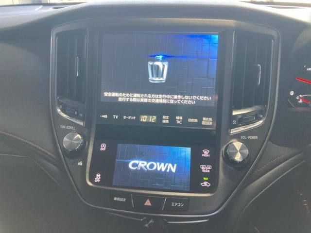 CROWN sedan