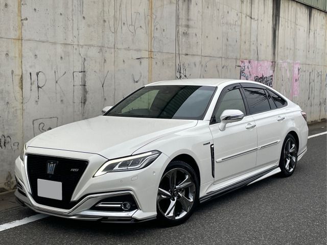 CROWN sedan hybrid