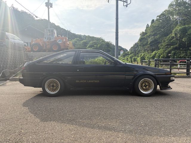 SPRINTER TRUENO hatchback
