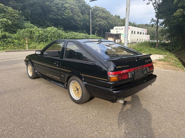 SPRINTER TRUENO hatchback