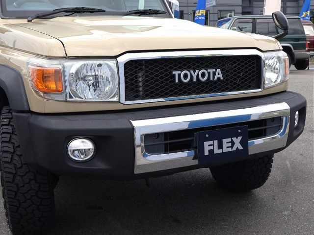 LANDCRUISER van