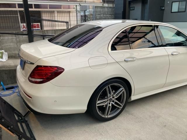 MERCEDES BENZ E class sedan