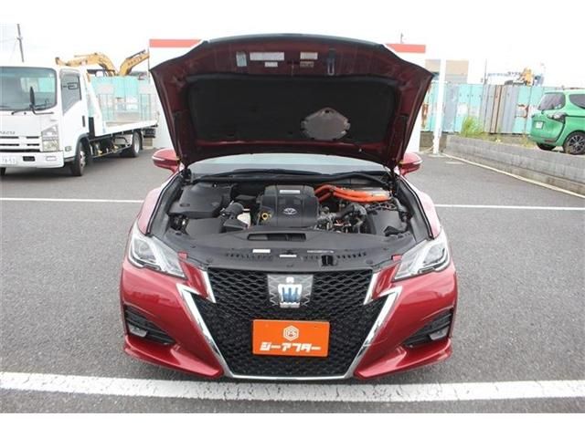 CROWN sedan hybrid