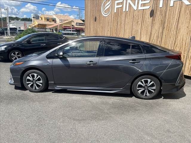PRIUS PHV