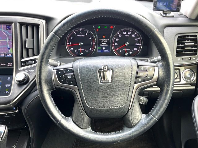 CROWN sedan
