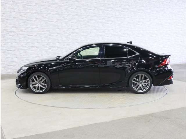 LEXUS IS200t