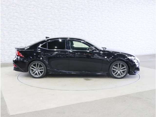 LEXUS IS200t
