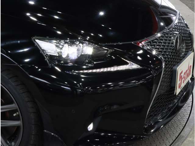 LEXUS IS200t