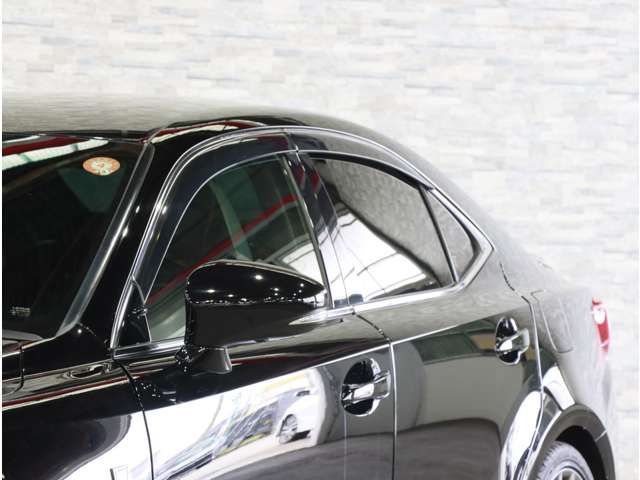 LEXUS IS200t