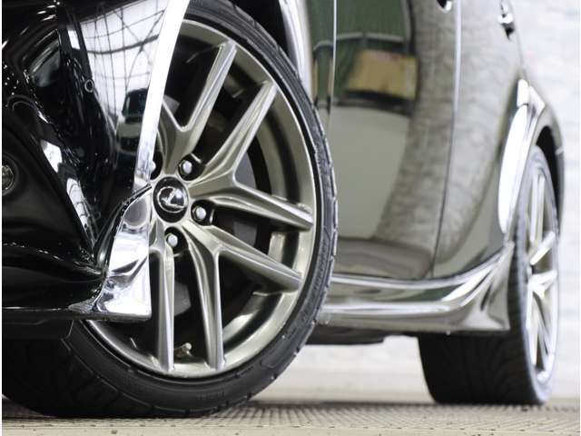 LEXUS IS200t