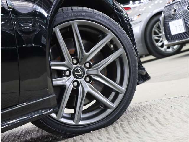 LEXUS IS200t