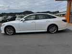 CROWN sedan hybrid