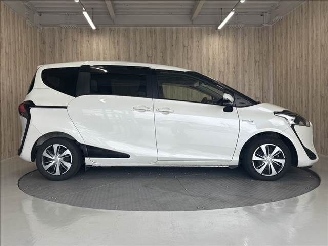 SIENTA HYBRID