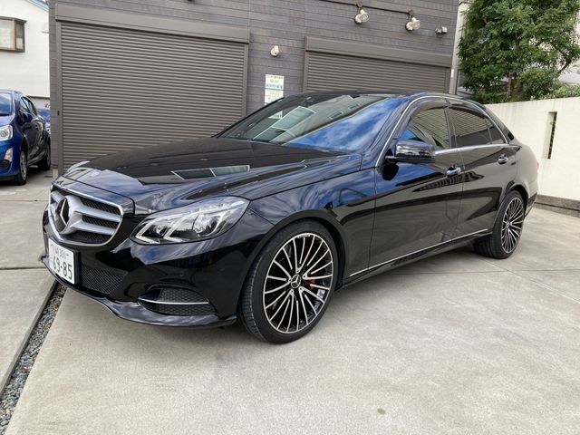 MERCEDES BENZ E class sedan