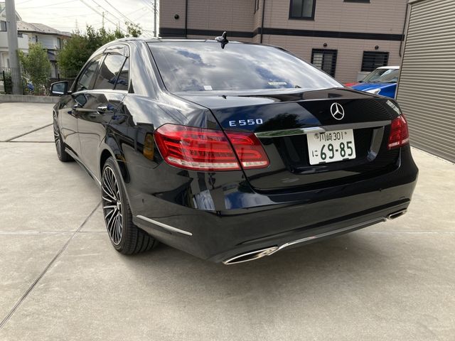 MERCEDES BENZ E class sedan